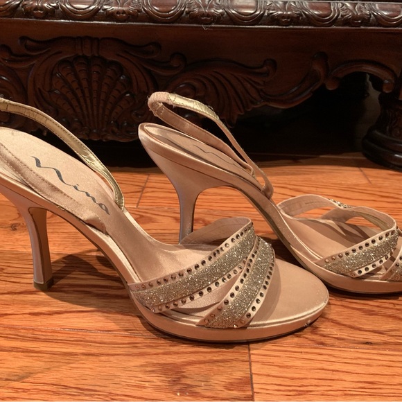 Gold heels - Picture 2 of 4